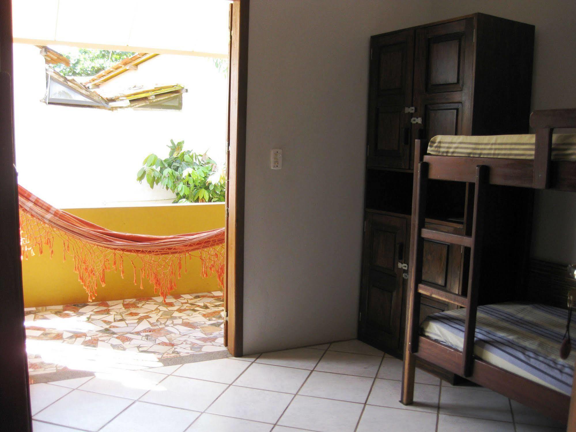 O Pharol Hostel E Pousada 伊塔卡雷 外观 照片