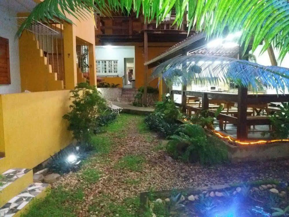 O Pharol Hostel E Pousada 伊塔卡雷 外观 照片