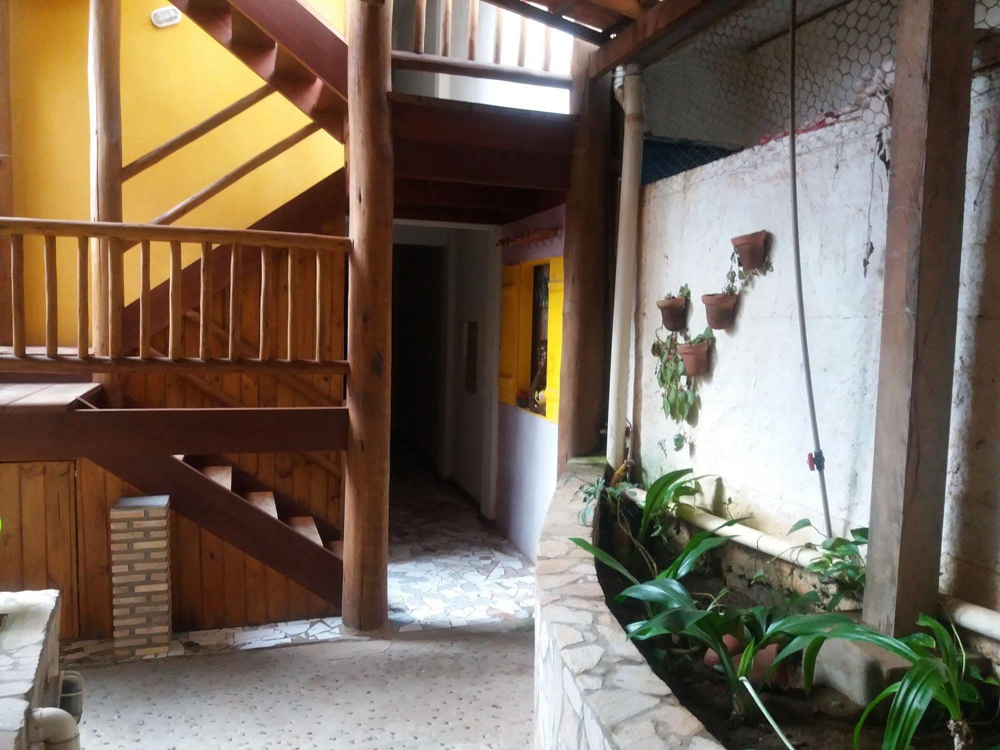 O Pharol Hostel E Pousada 伊塔卡雷 外观 照片